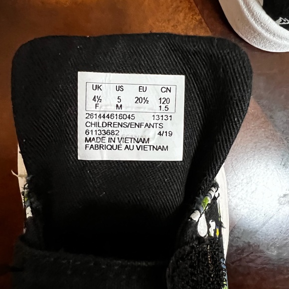 Almost new unisex sneakers for 2 year old - Picture 3 of 3